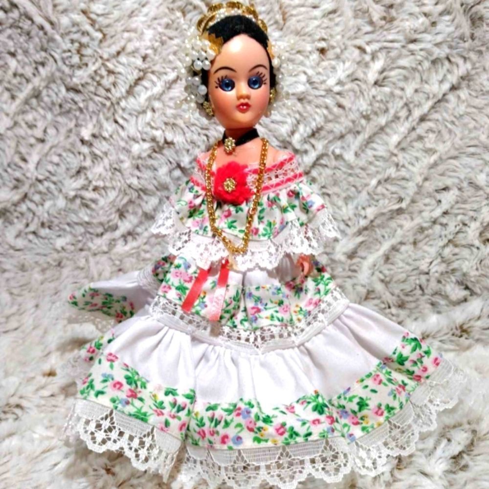 Collectable doll w stand